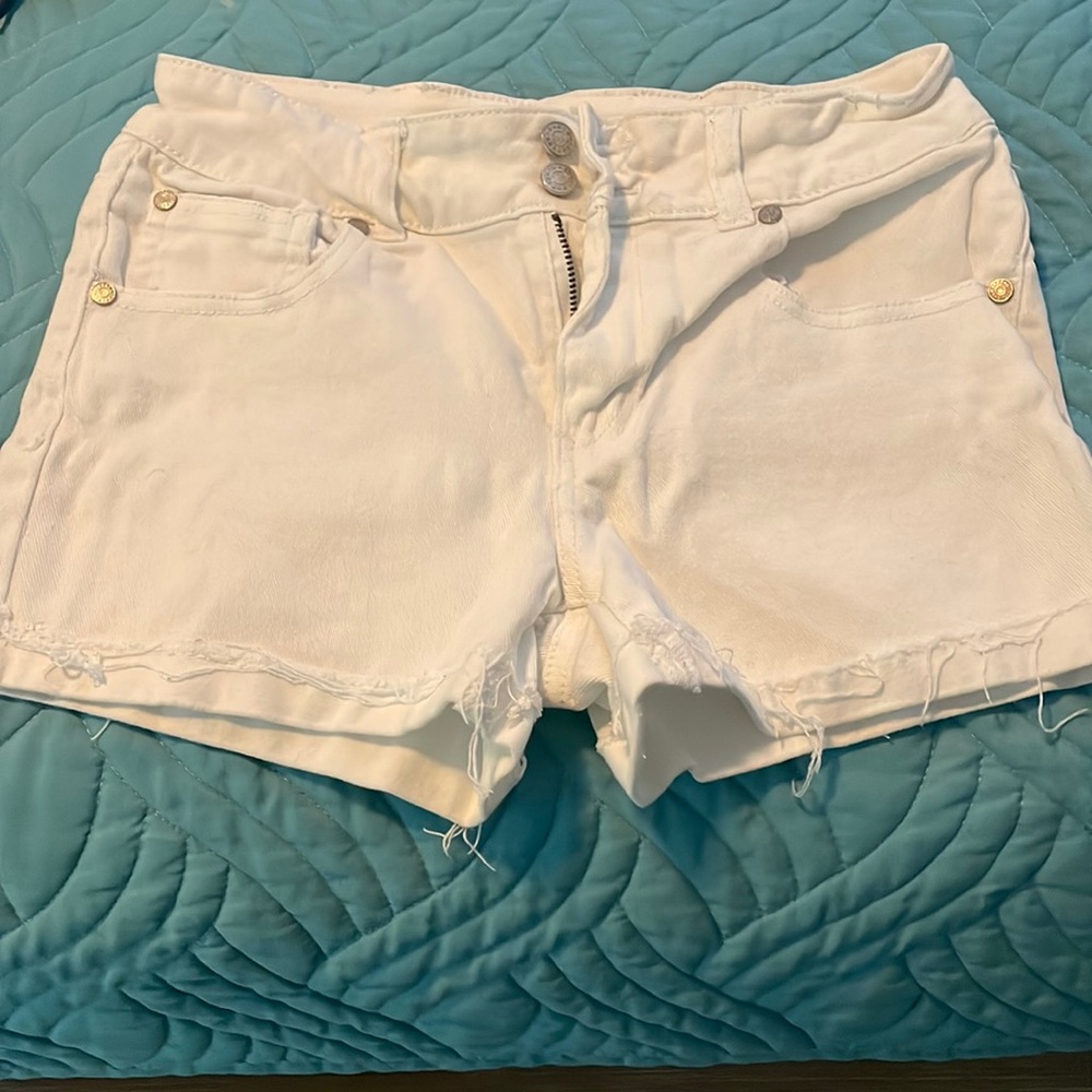 Refuge white shorts